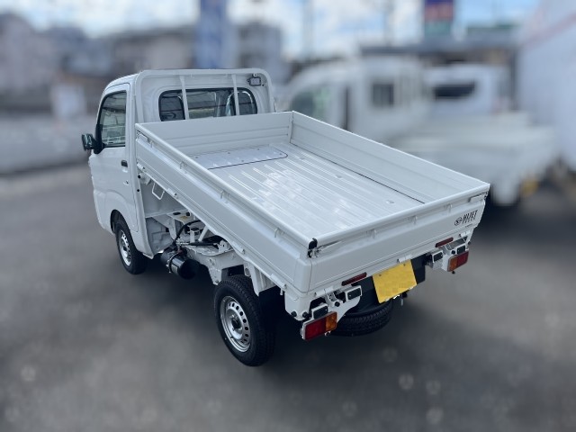 White 2025 Daihatsu Hijet LD Dump 4x4 Japanese mini truck in white with CVT transmission and delivery miles