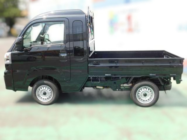 Black 2025 Japanese mini truck / kei truck Daihatsu Hijet Jumbo 4x4 model