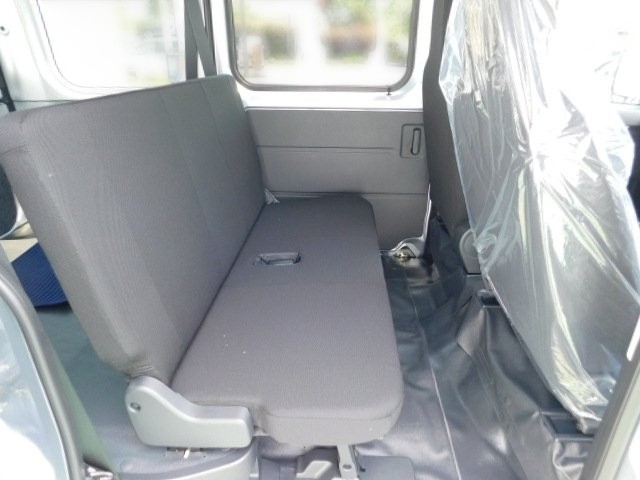 Daihatsu Hijet Cargo Deluxe 4x4 2025 CVT Japanese mini truck in silver metallic