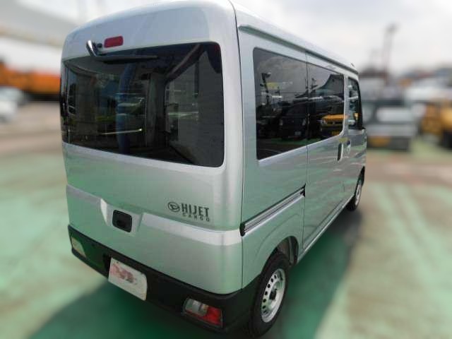 Daihatsu Hijet Cargo Deluxe 4x4 2025 CVT Japanese mini truck in silver metallic