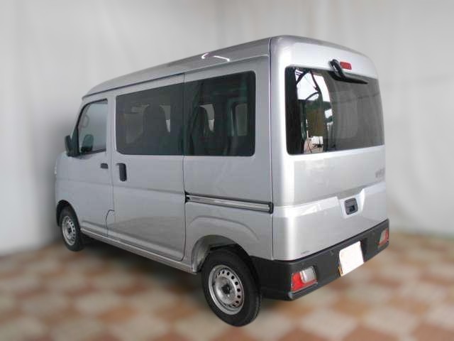Daihatsu Hijet Cargo Deluxe 4WD 2025 Japanese mini truck in silver