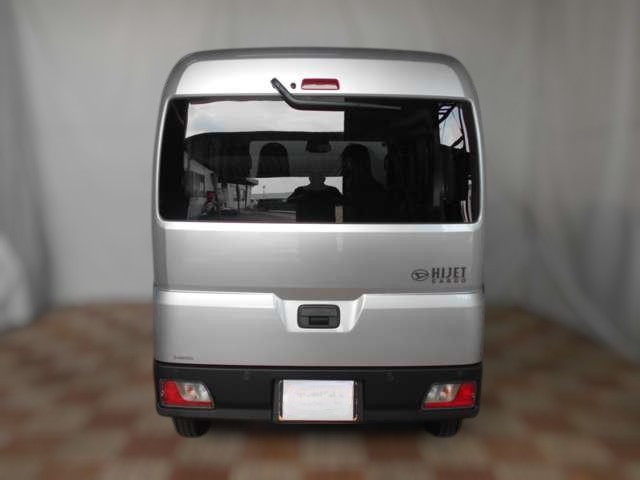 Daihatsu Hijet Cargo Deluxe 4WD 2025 Japanese mini truck in silver