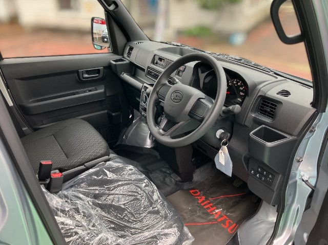 Daihatsu Hijet Cargo 2025 4x4 off-road Japanese kei mini truck in silver