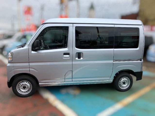 Daihatsu Hijet Cargo 2025 4x4 off-road Japanese kei mini truck in silver
