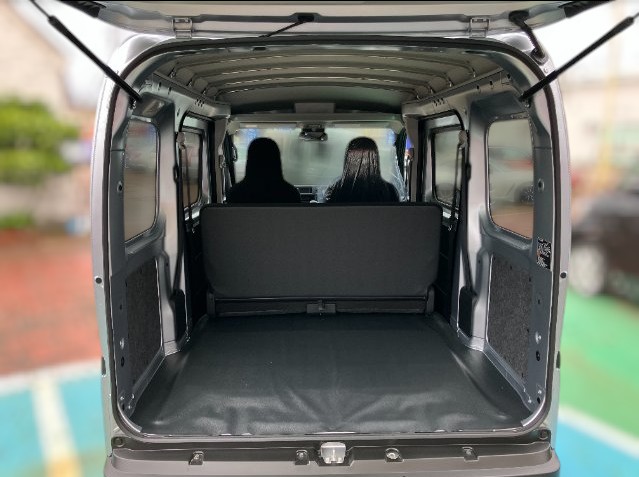 Daihatsu Hijet Cargo 2025 4x4 off-road Japanese kei mini truck in silver