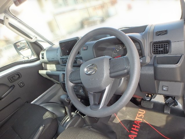Silver Daiahtsu Hijet Jumbo Extra 4x4 Japanese kei truck with CVT transmission