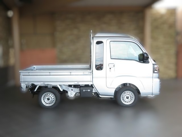 Silver Daihatsu Hijet Jumbo Extra 2024 4x4 Japanese mini truck