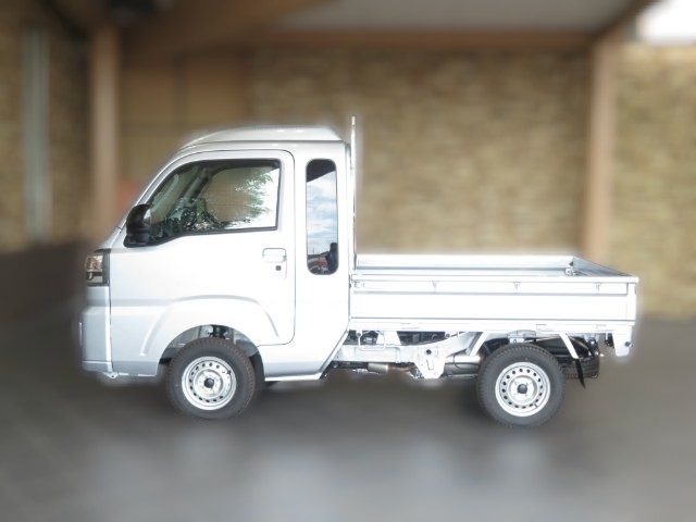 Silver Daihatsu Hijet Jumbo Extra 2024 4x4 Japanese mini truck