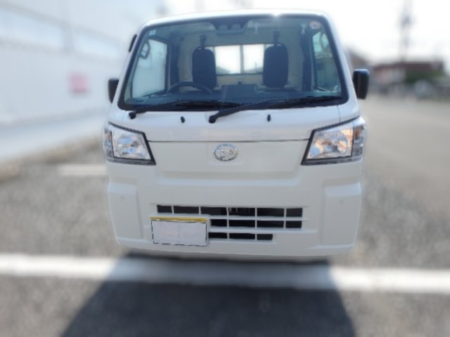 Daihatsu Hijet Regular Cab 4x4 2025 manual transmission Japanese mini truck in white