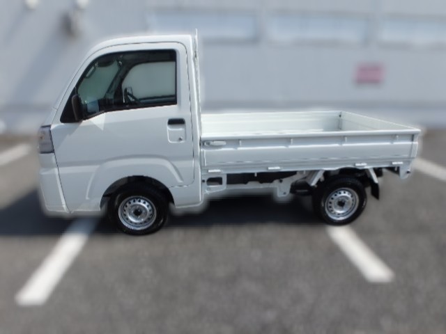 Daihatsu Hijet Regular Cab 4x4 2025 manual transmission Japanese mini truck in white