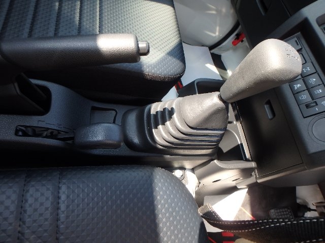 Daihatsu Hijet Regular Cab 4x4 2025 manual transmission Japanese mini truck in white