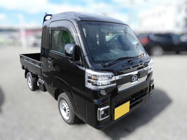 2025 Daihatsu Hijet Jumbo 4x4 manual model in black with hi-lo range
