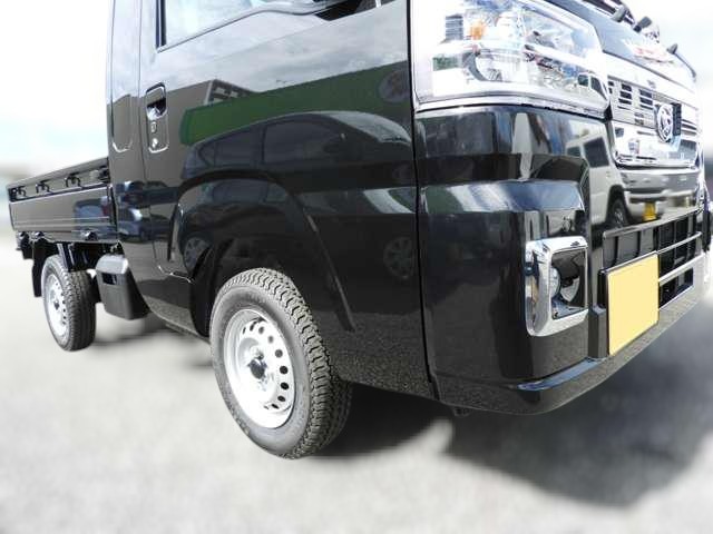 2025 Daihatsu Hijet Jumbo 4x4 manual model in black with hi-lo range