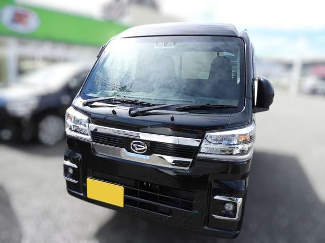 2025 Daihatsu Hijet Jumbo 4x4 manual model in black with hi-lo range