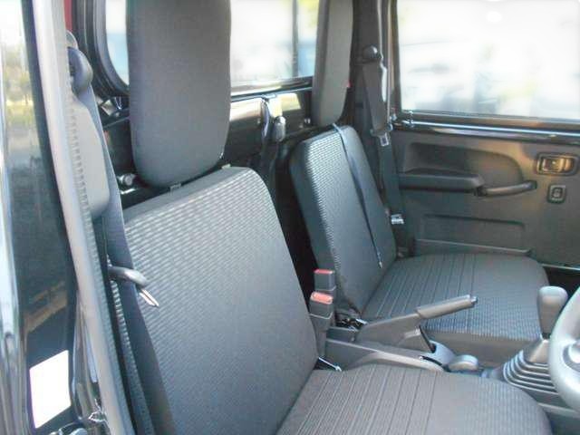 Daihatsu Hijet Jumbo 4x4 2025 Japanese mini truck in black metallic with 5-speed manual transmission and hi-lo range