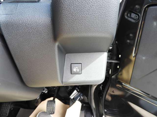 2025 Daihatsu Hijet Jumbo 4x4 manual model in black with hi-lo range