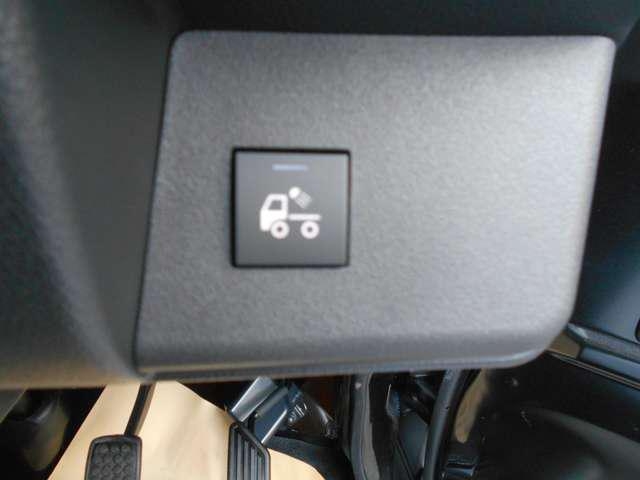 Daihatsu Hijet Jumbo 4x4 2025 Japanese mini truck in black metallic with 5-speed manual transmission and hi-lo range