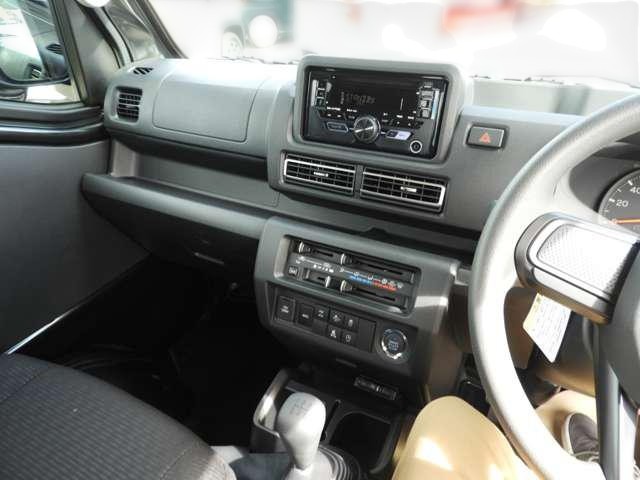 2025 Daihatsu Hijet Jumbo 4x4 manual model in black with hi-lo range