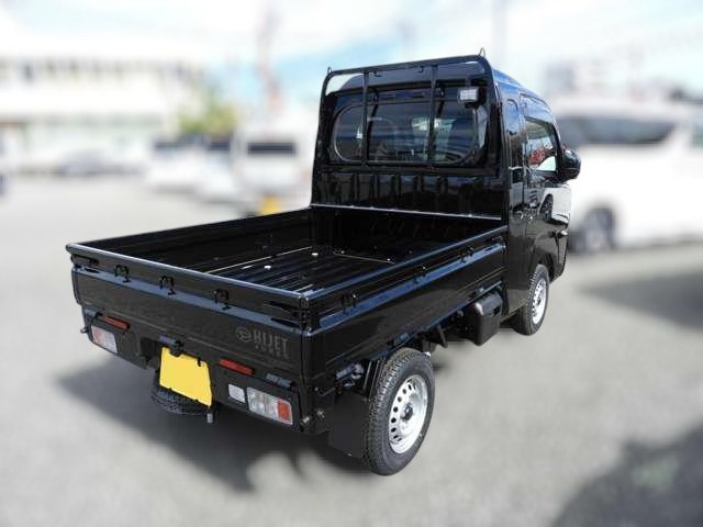 2025 Daihatsu Hijet Jumbo 4x4 manual model in black with hi-lo range
