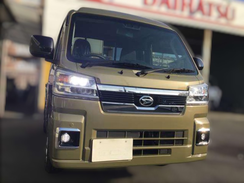 Green 2025 CVT Daihatsu Hijet Jumbo 4x4 Japanese mini truck