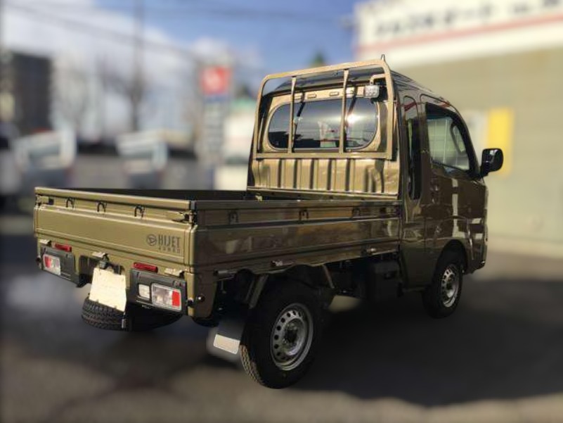 Green 2025 CVT Daihatsu Hijet Jumbo 4x4 Japanese mini truck