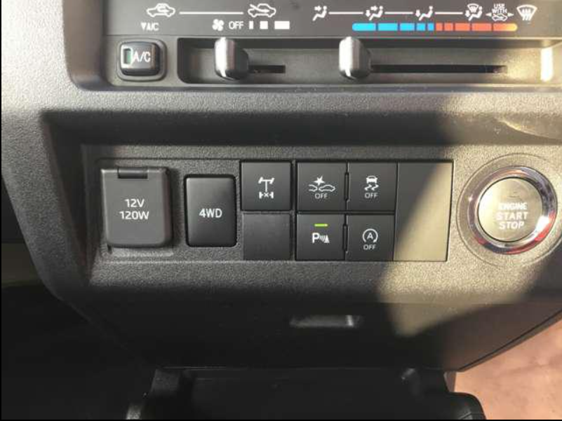 Green 2025 CVT Daihatsu Hijet Jumbo 4x4 Japanese mini truck
