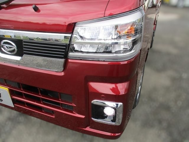 Red metallic 2025 Japanese mini truck 4x4 model Daihatsu Hijet Jumbo