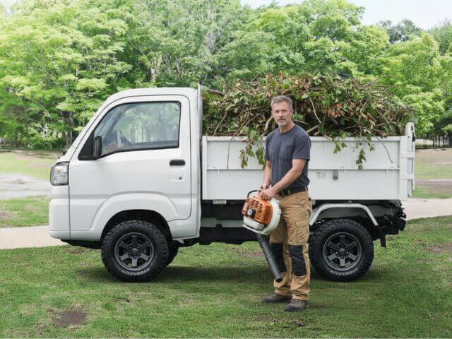 Daihatsu Hijet Cleaning Dump Japanese mini truck being used for landscaping