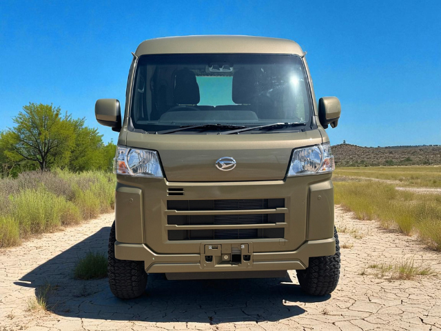 Daihatsu Hijet Deckvan in green from front