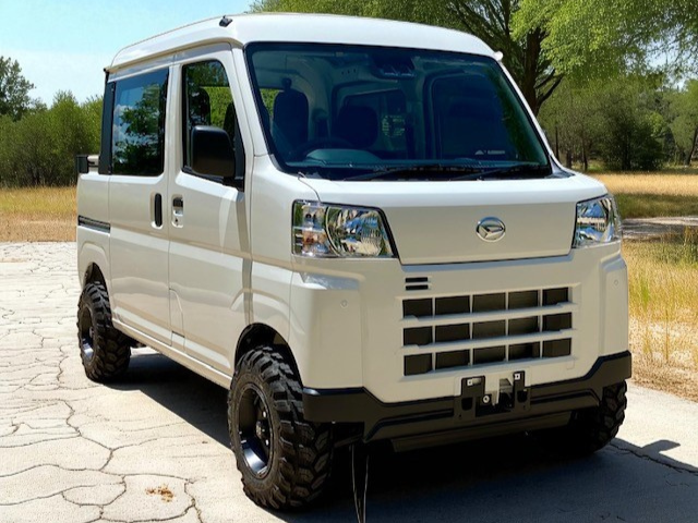 Daihatsu Hijet Deckvan in white from right front