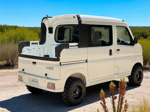 Daihatsu Hijet Deckvan in white from right rear