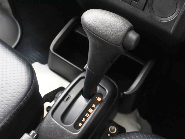 Daihatsu Hijet HD Dump automatic transmission gear shift