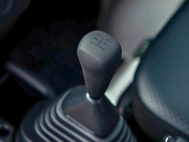Daihatsu Hijet HD Dump manual gear shift