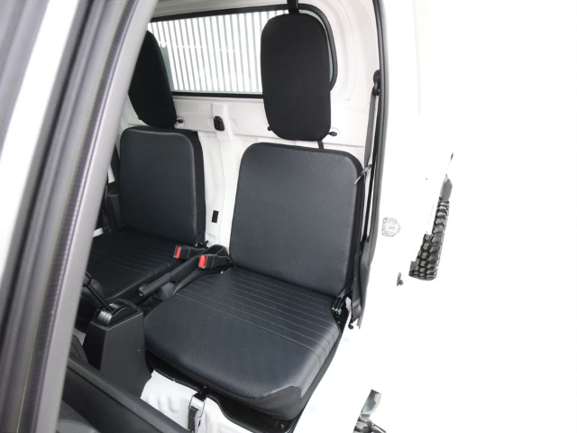 Daihatsu Hijet HD Dump passenger side seat and interior
