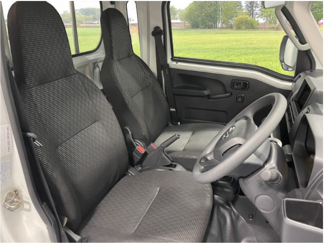 Daihatsu Hijet Jumbo interior from drivers side