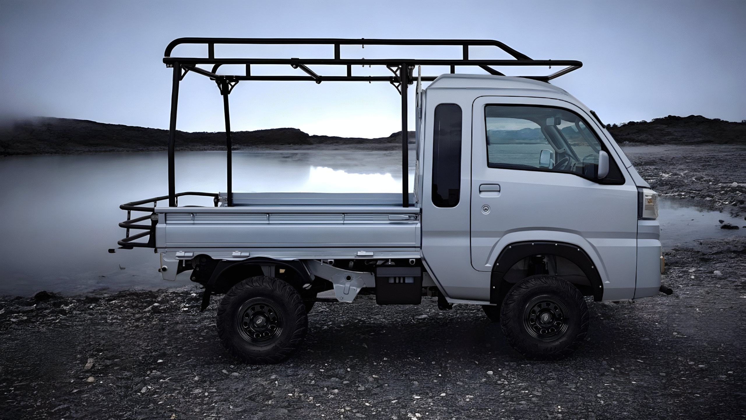 Daihatsu Hijet Jumbo in silver with modifications