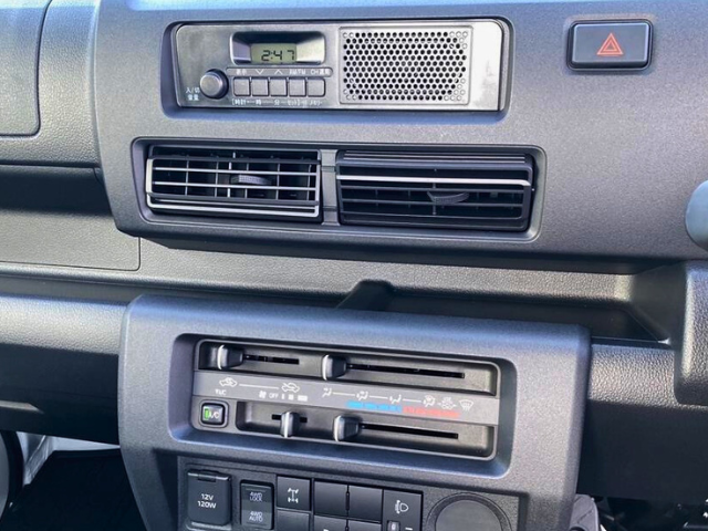 Daihatsu Hijet Regular Cab AC & heat as well as other controls