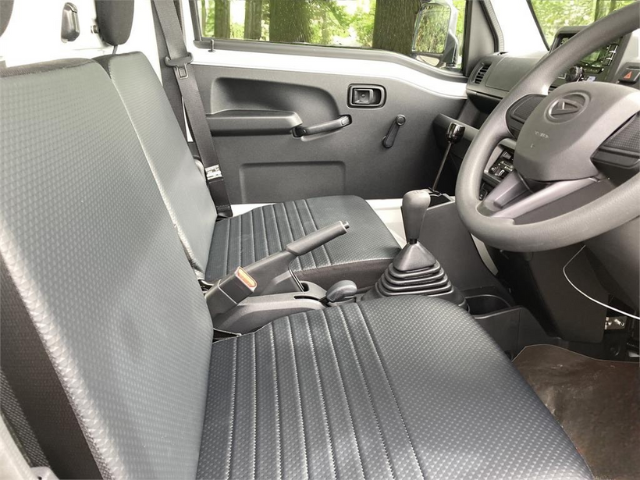 Daihatsu Hijet Regular Cab manual model interior