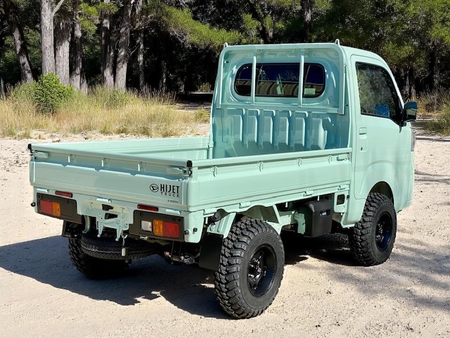 Daihatsu Hijet Regular Cab in ice green metallic from right rear