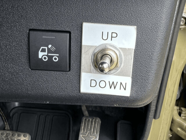 Daihatsu Hijet scissor lift / dump mechanism raising / lowering switch