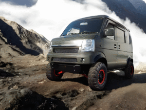 Mazda Scrum Japanese mini truck in van format up a mountain